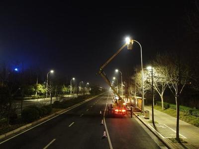 路灯大体检 点亮城市脉络，扮靓夜色郑州